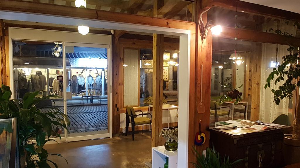 Ohnewwall Guesthouse Jeonju Exterior photo
