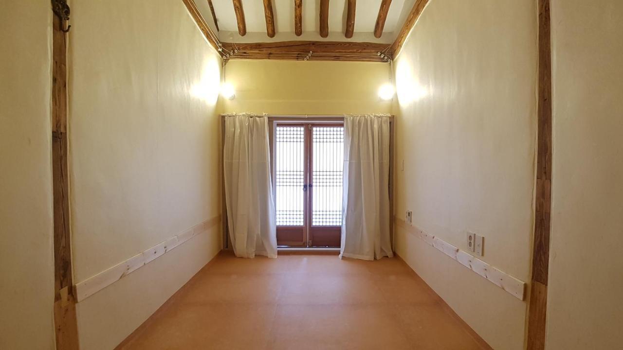 Ohnewwall Guesthouse Jeonju Exterior photo