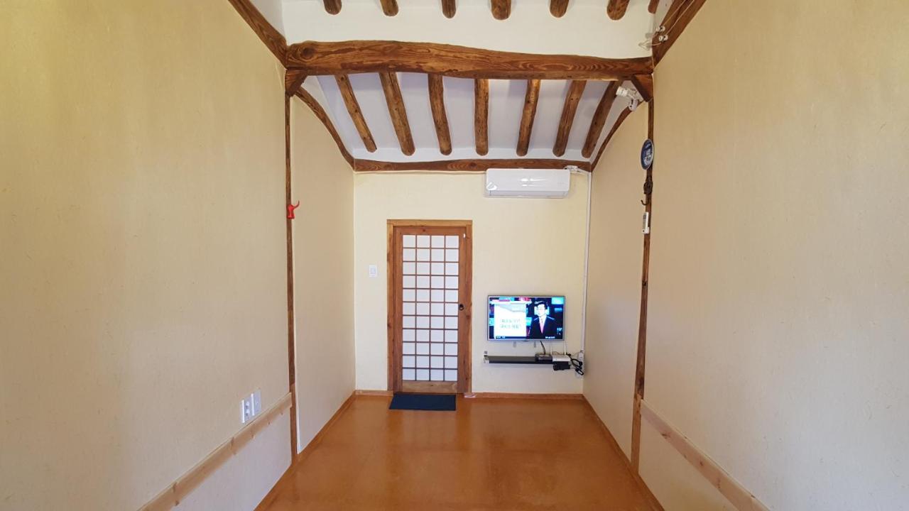 Ohnewwall Guesthouse Jeonju Exterior photo